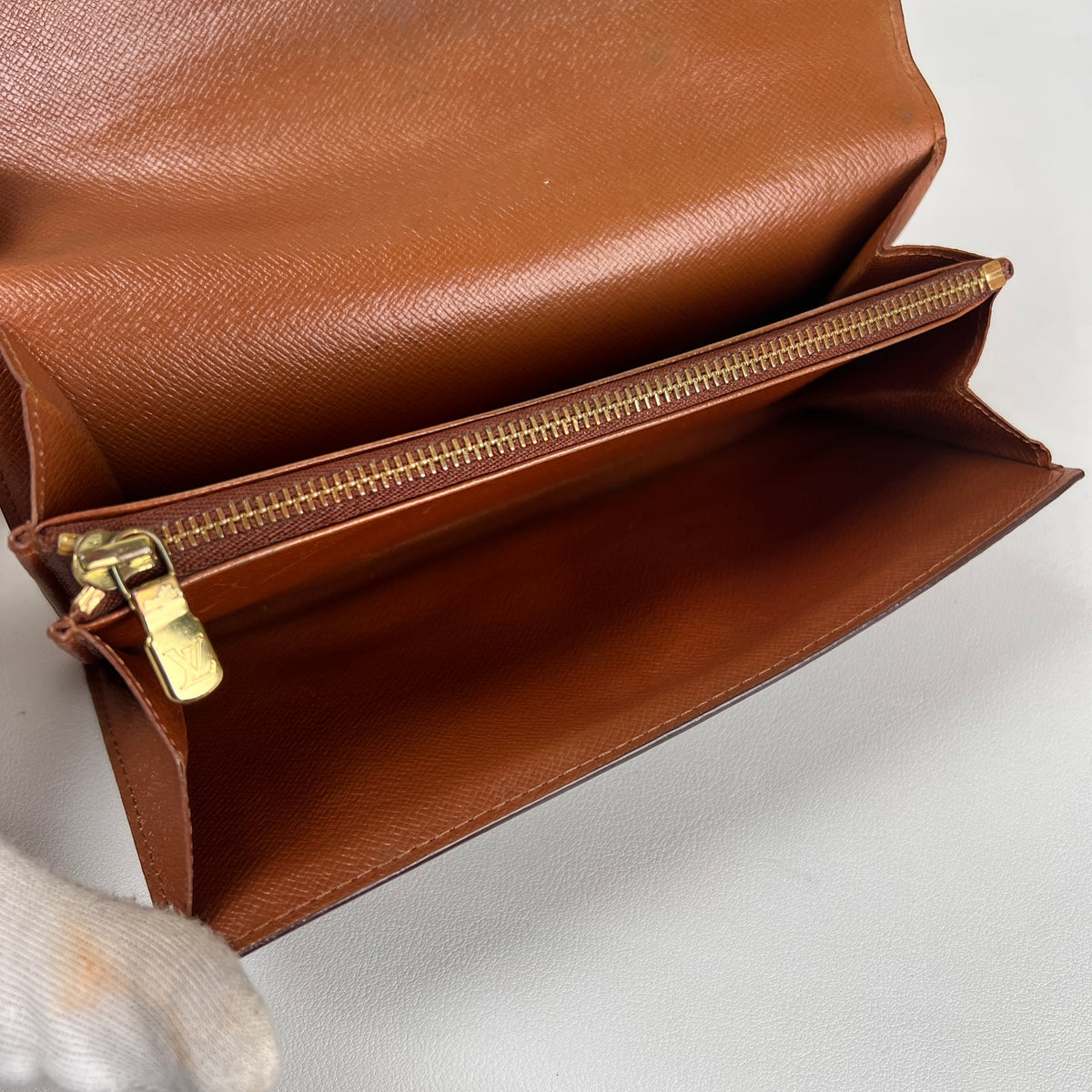 Louis Vuitton Brown Pouches A-19026