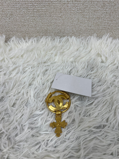 Chanel Gold Brooches A-19038