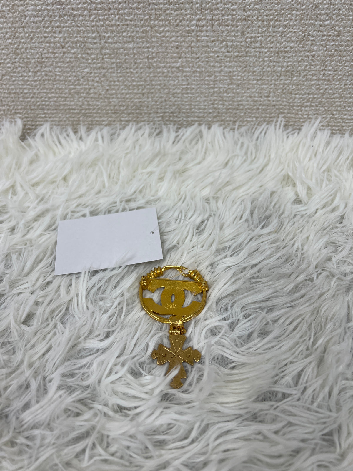 Chanel Gold Brooches A-19038
