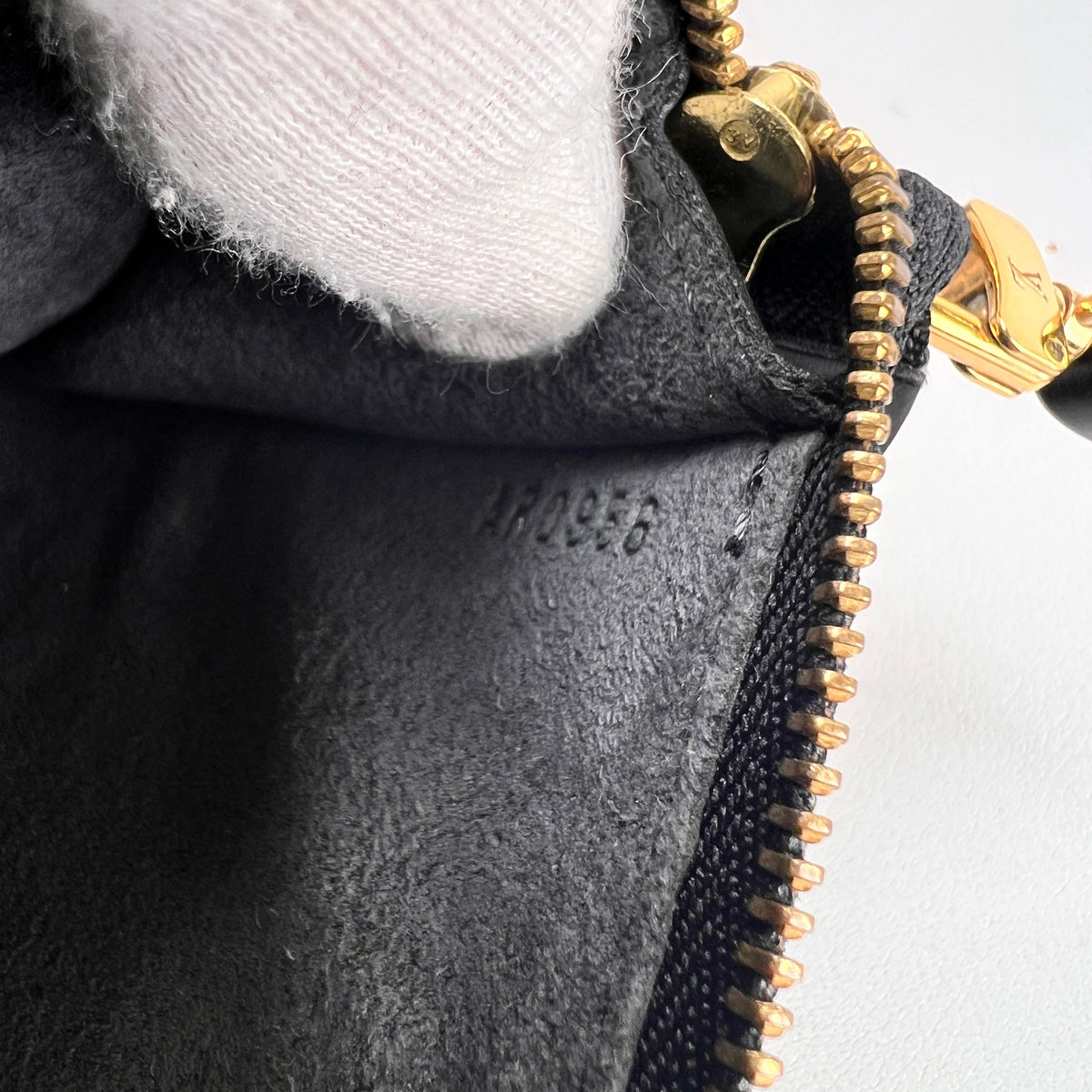 Louis Vuitton Black Handle Bags A-19042