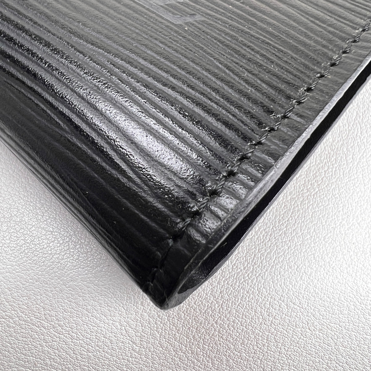 Louis Vuitton Black Handle Bags A-19042