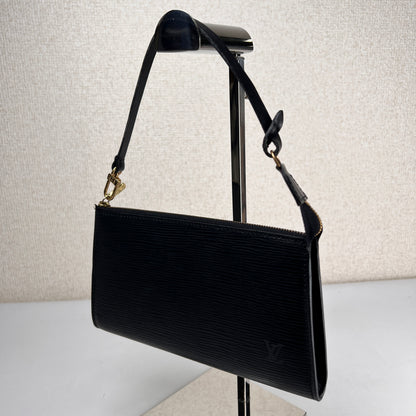 Louis Vuitton Black Handle Bags A-19042