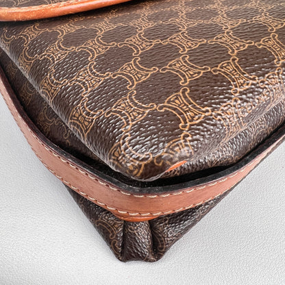 Celine Brown Shoulder Bags A-19046