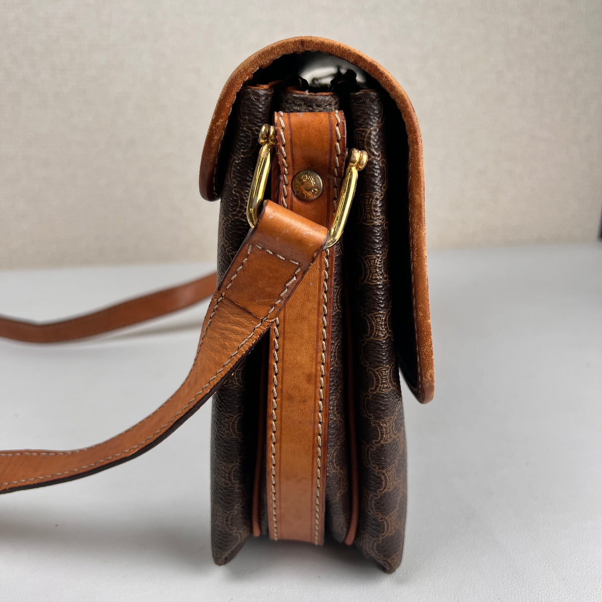 Celine Brown Shoulder Bags A-19046