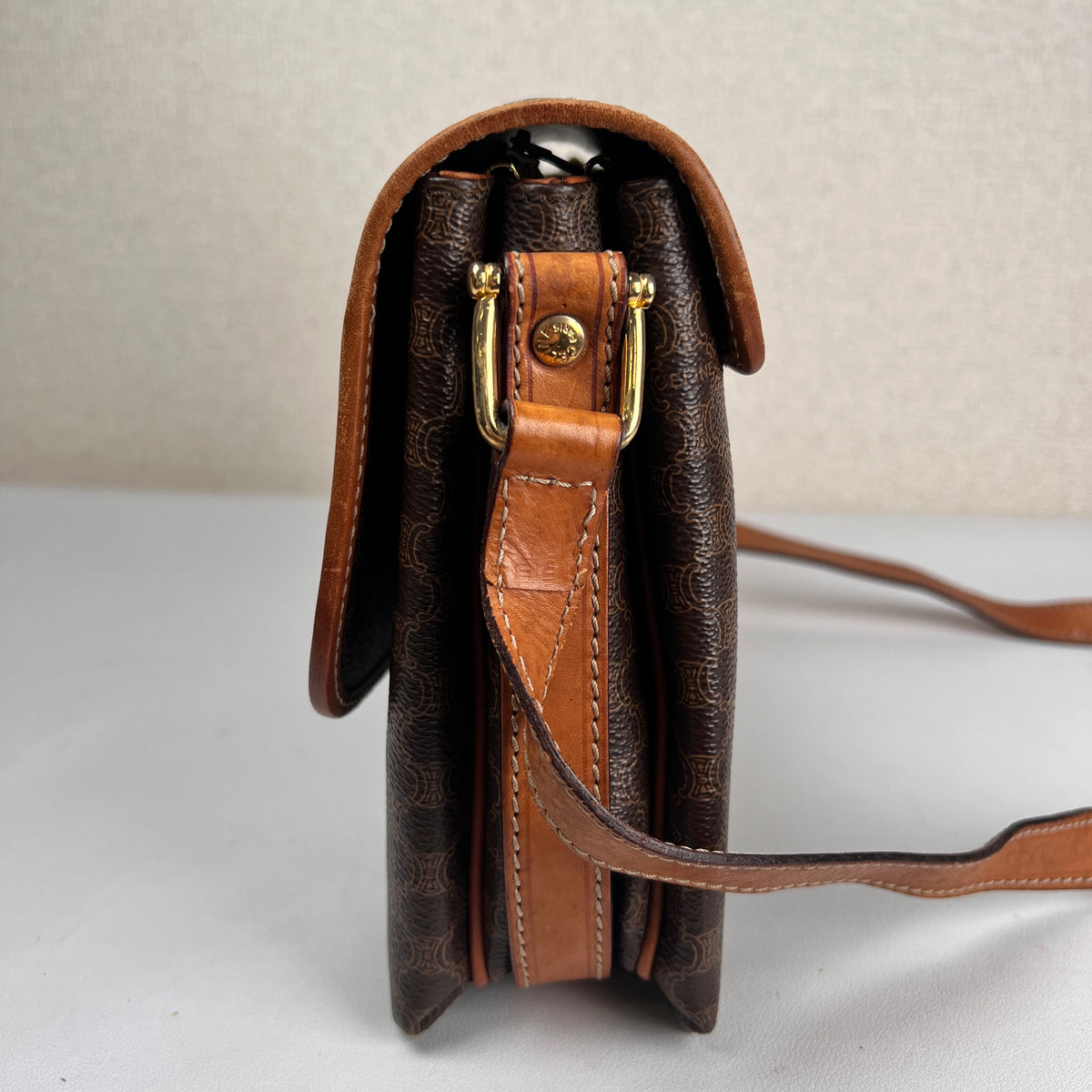 Celine Brown Shoulder Bags A-19046