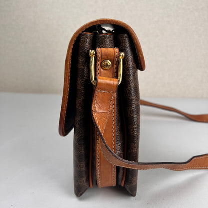 Celine Brown Shoulder Bags A-19046