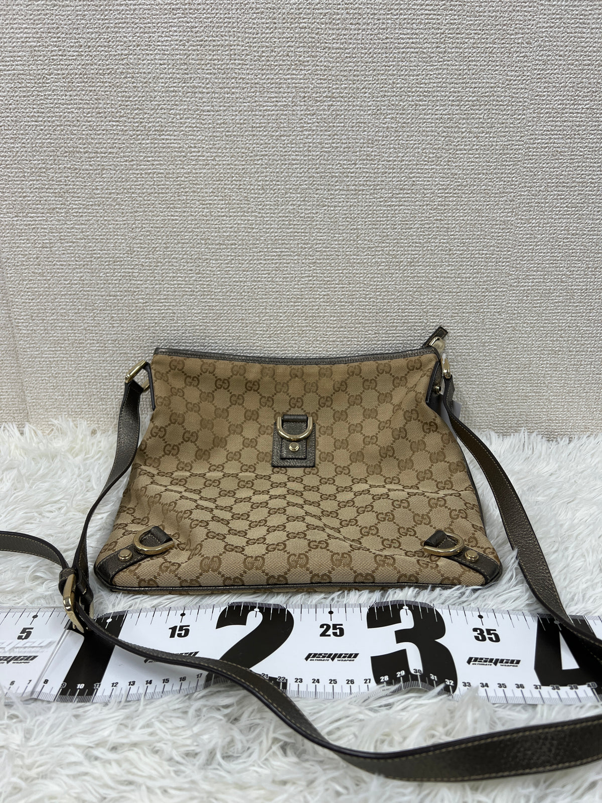 Gucci Beige Shoulder Bags A-19050