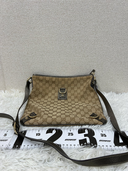 Gucci Beige Shoulder Bags A-19050