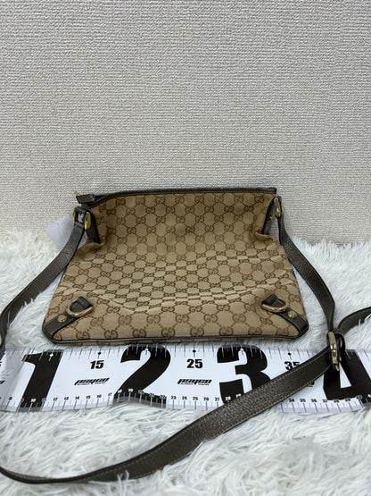 Gucci Beige Shoulder Bags A-19050