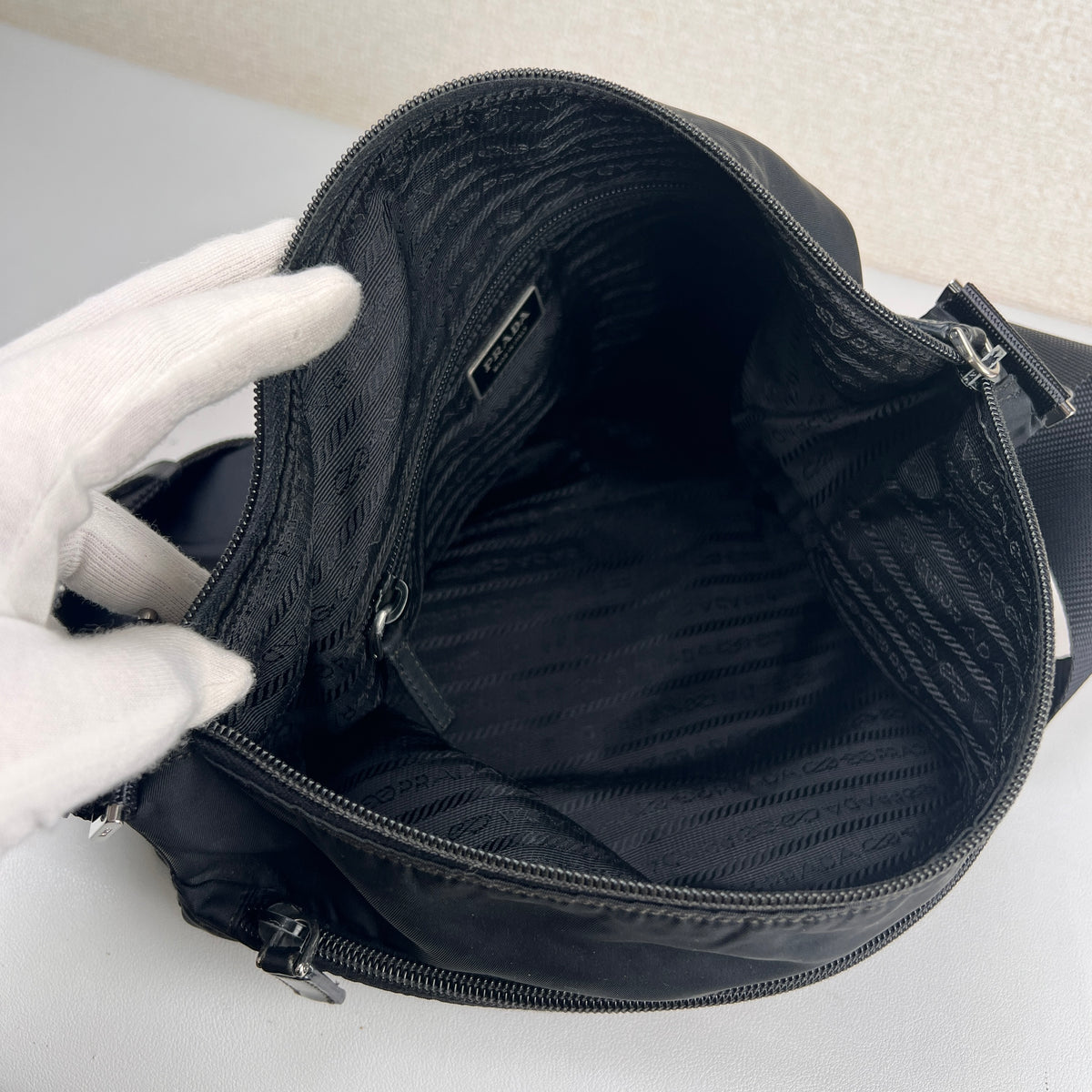 Prada Black Shoulder Bags A-19056