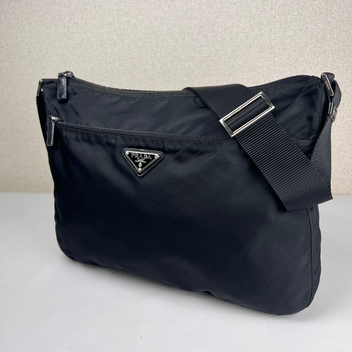 Prada Black Shoulder Bags A-19056