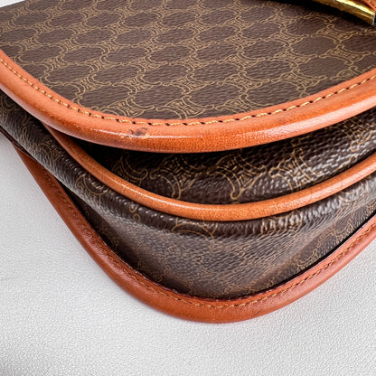 Celine Brown Shoulder Bags A-19059