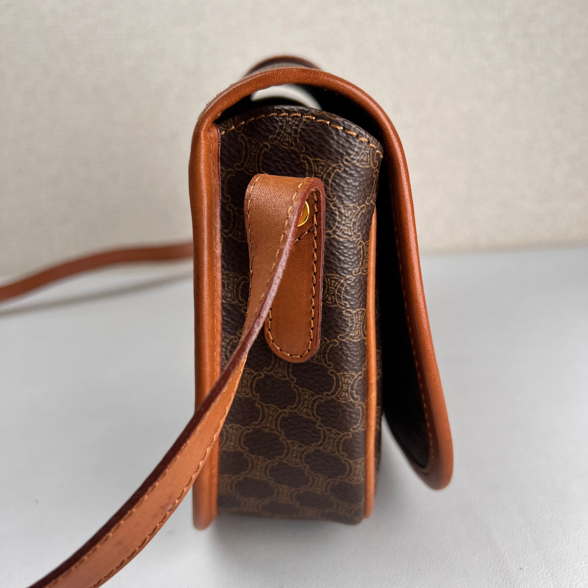 Celine Brown Shoulder Bags A-19059