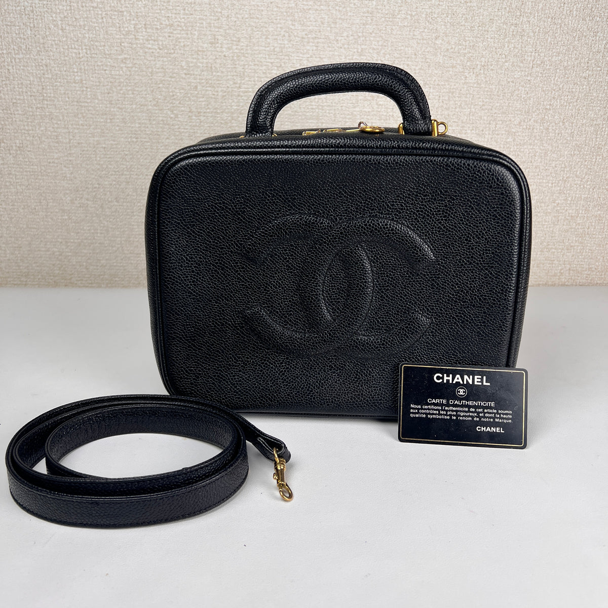 Chanel Black Shoulder Bags A-19089