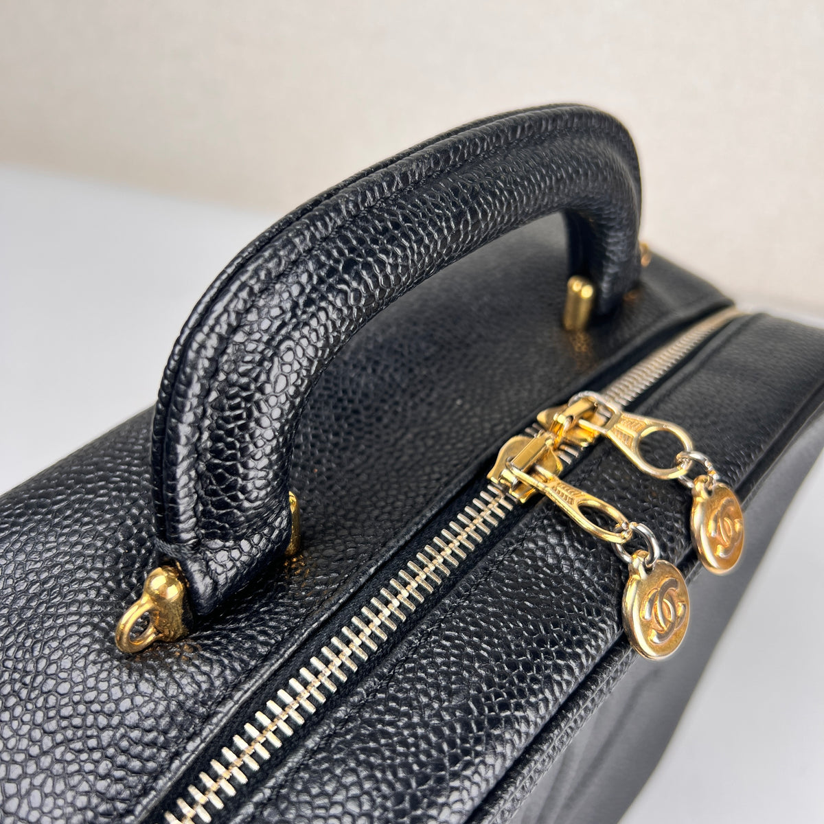 Chanel Black Shoulder Bags A-19089