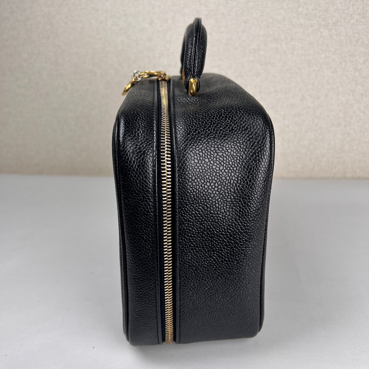Chanel Black Shoulder Bags A-19089
