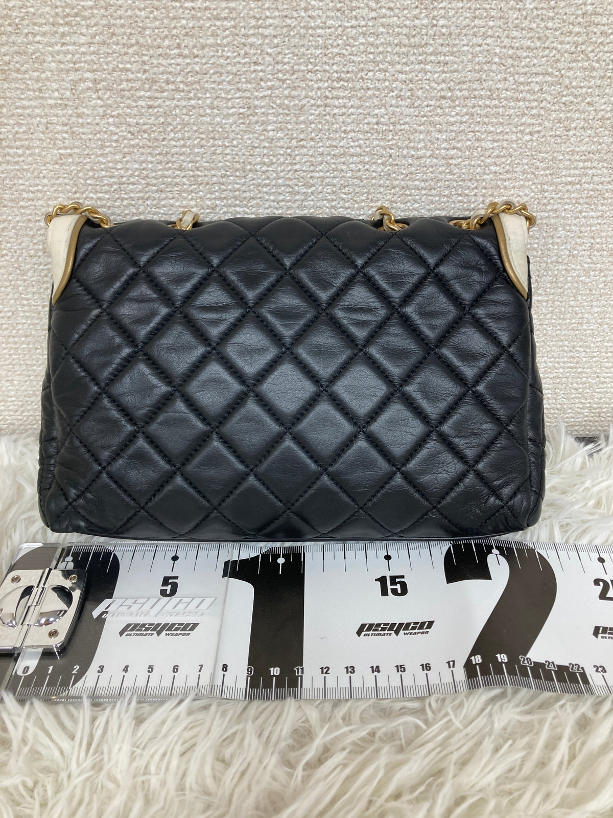 Chanel Black Shoulder Bags A-19093