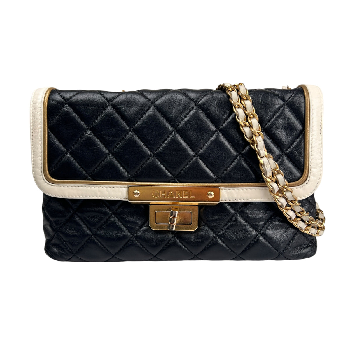 Chanel Black Shoulder Bags A-19093