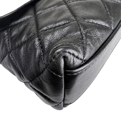 Chanel Black Shoulder Bags A-19093