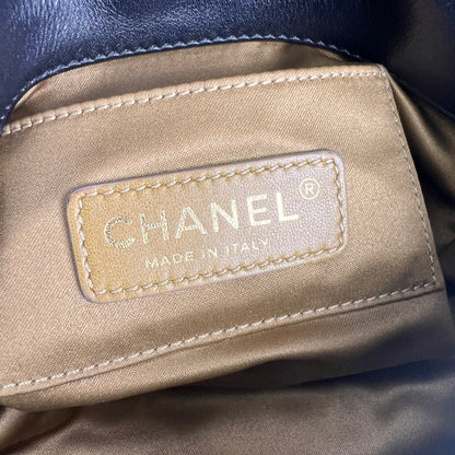 Chanel Black Shoulder Bags A-19093