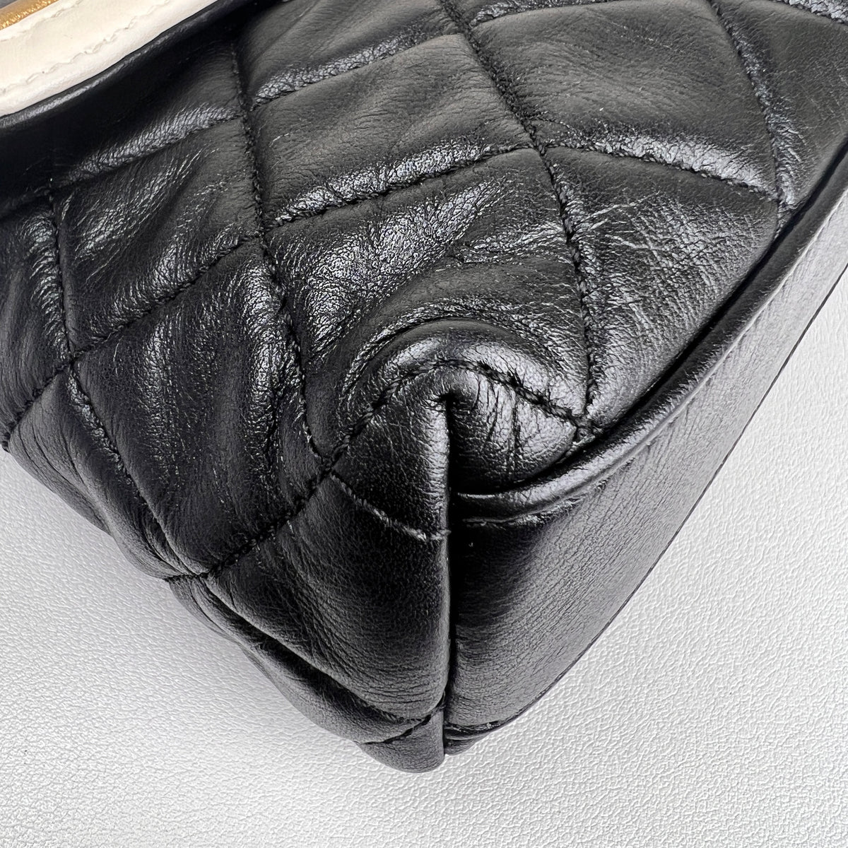 Chanel Black Shoulder Bags A-19093