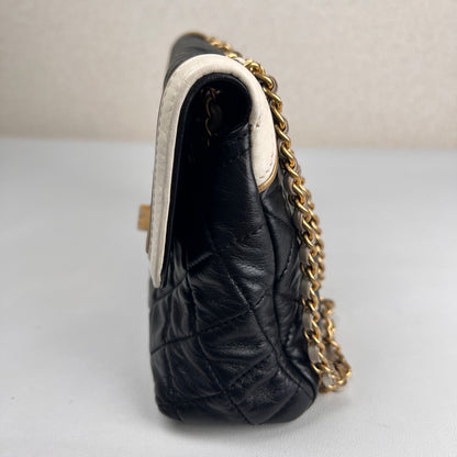 Chanel Black Shoulder Bags A-19093