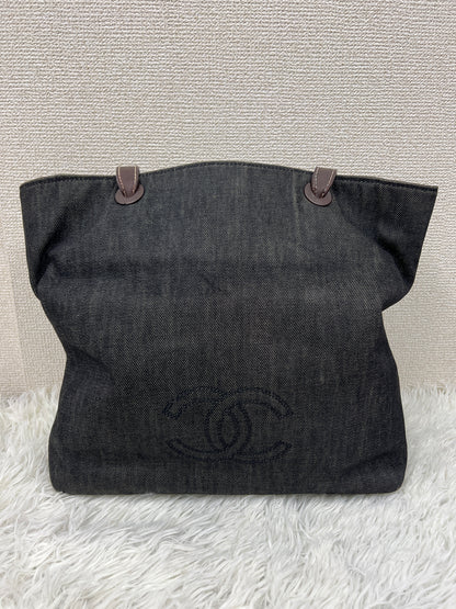 Chanel Black Tote Bags A-19104