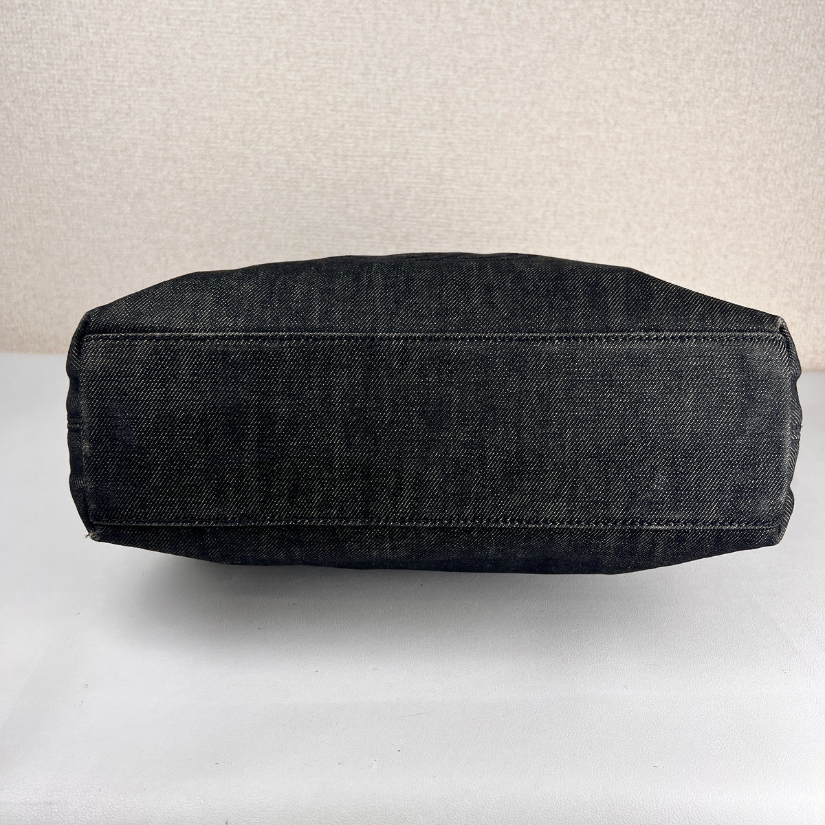 Chanel Black Tote Bags A-19104