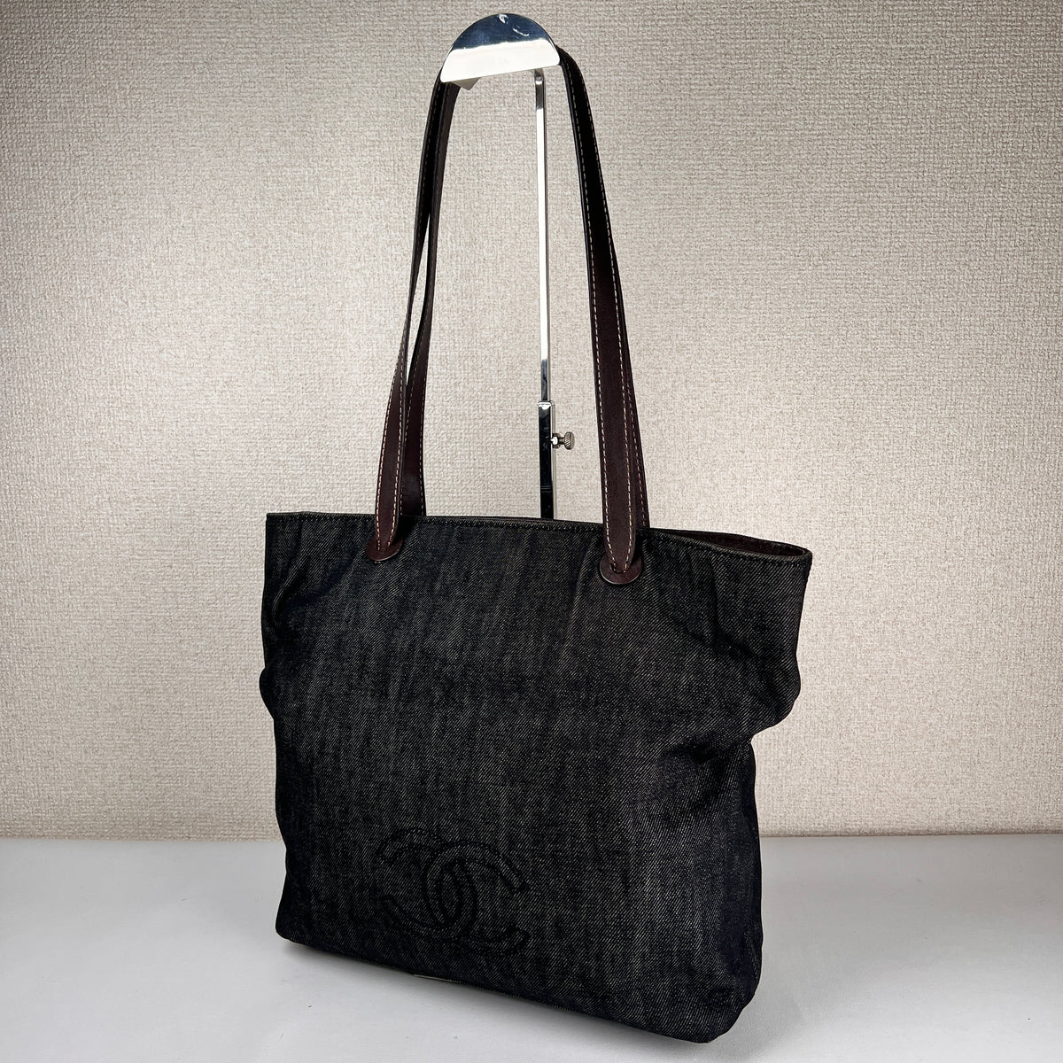 Chanel Black Tote Bags A-19104