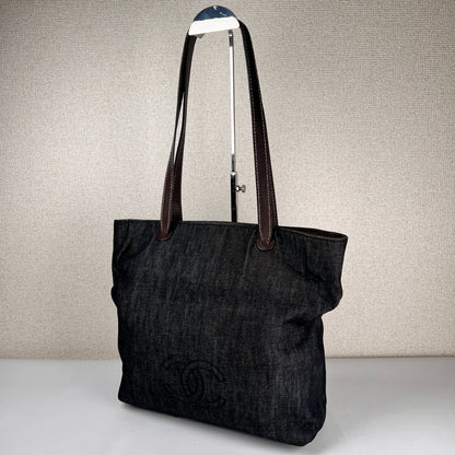 Chanel Black Tote Bags A-19104
