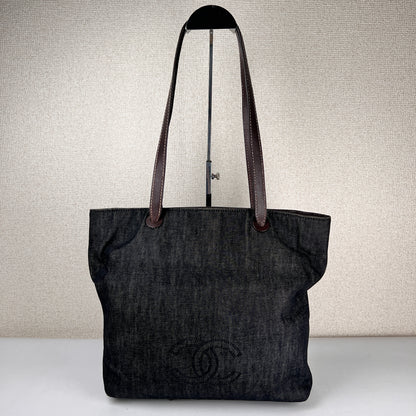 Chanel Black Tote Bags A-19104