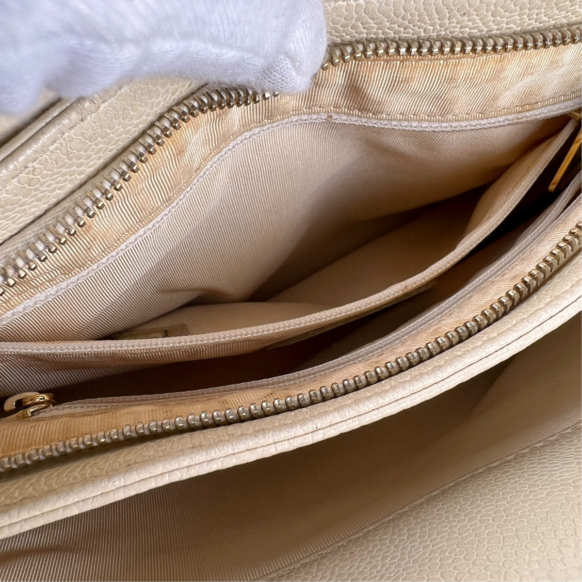 Chanel White Handle Bags A-19105