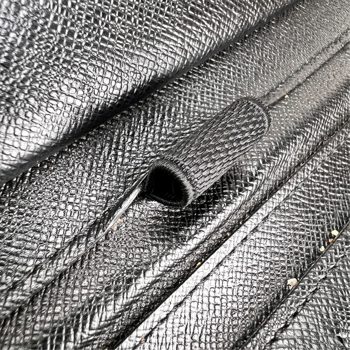Louis Vuitton Black Wallets A-19107