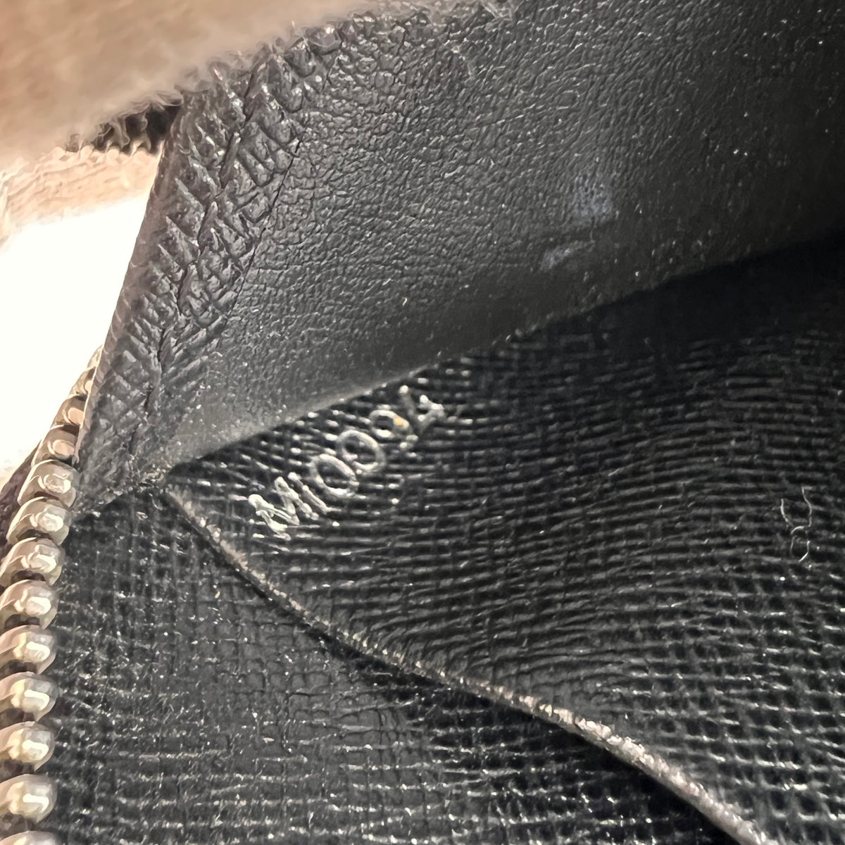 Louis Vuitton Black Wallets A-19107