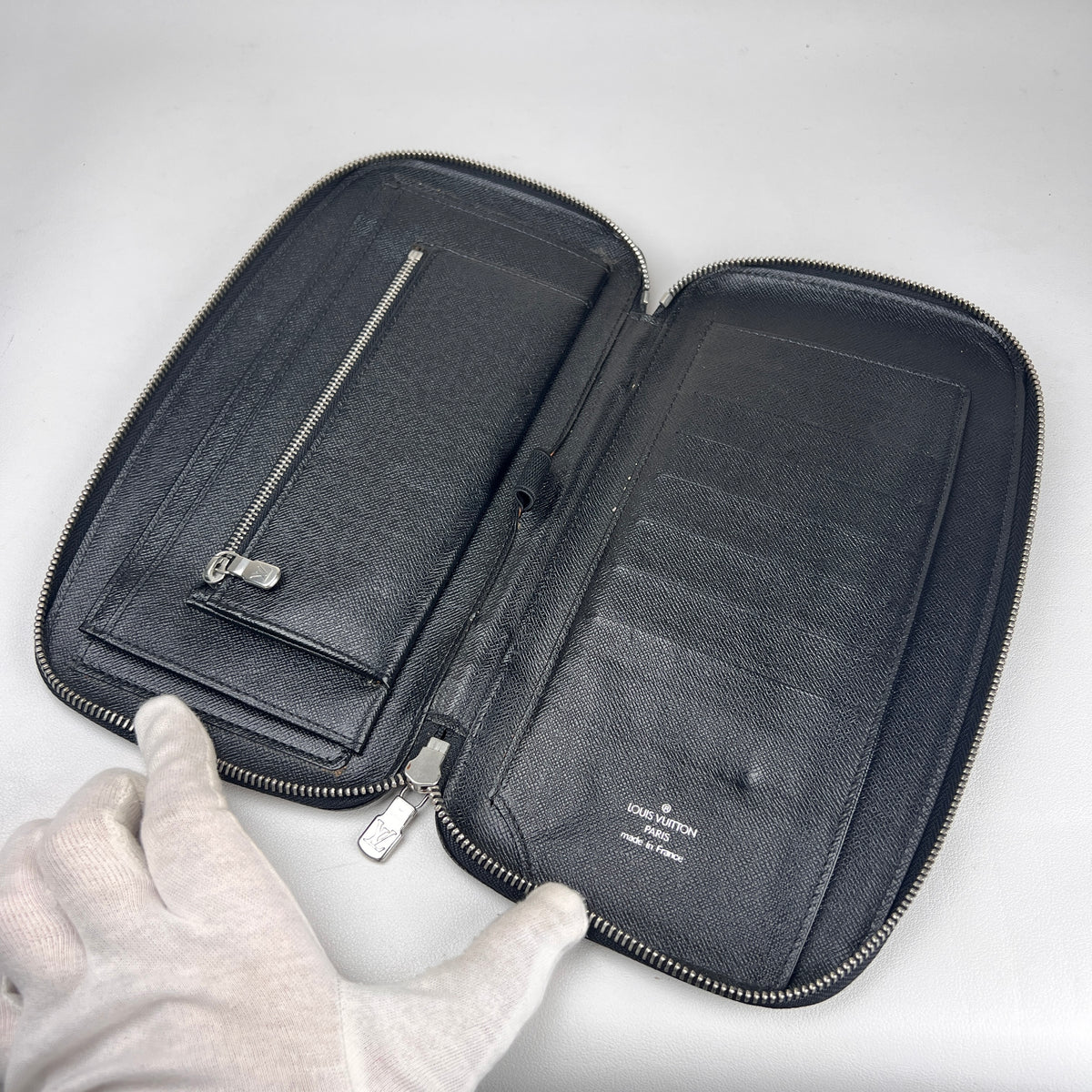 Louis Vuitton Black Wallets A-19107