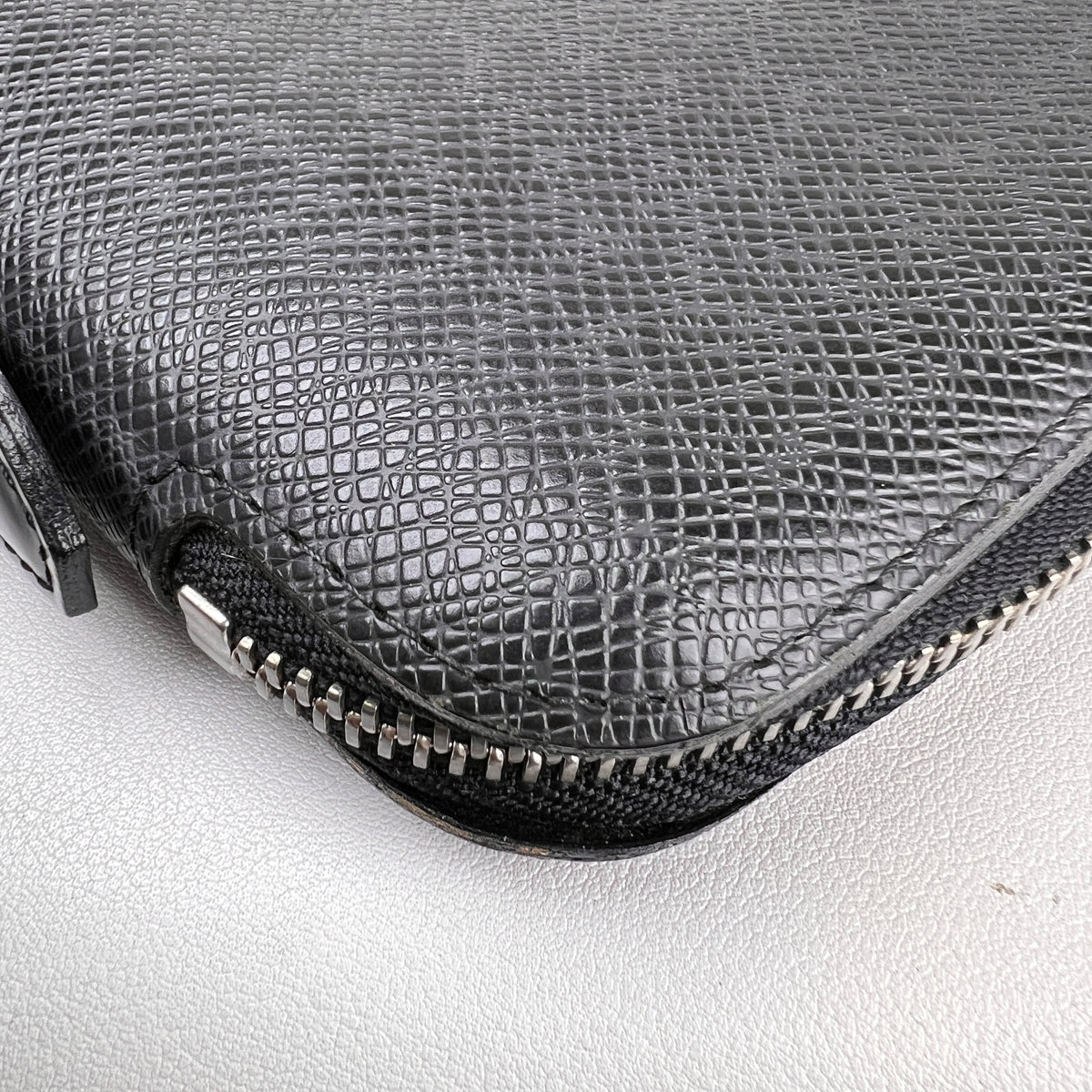 Louis Vuitton Black Wallets A-19107