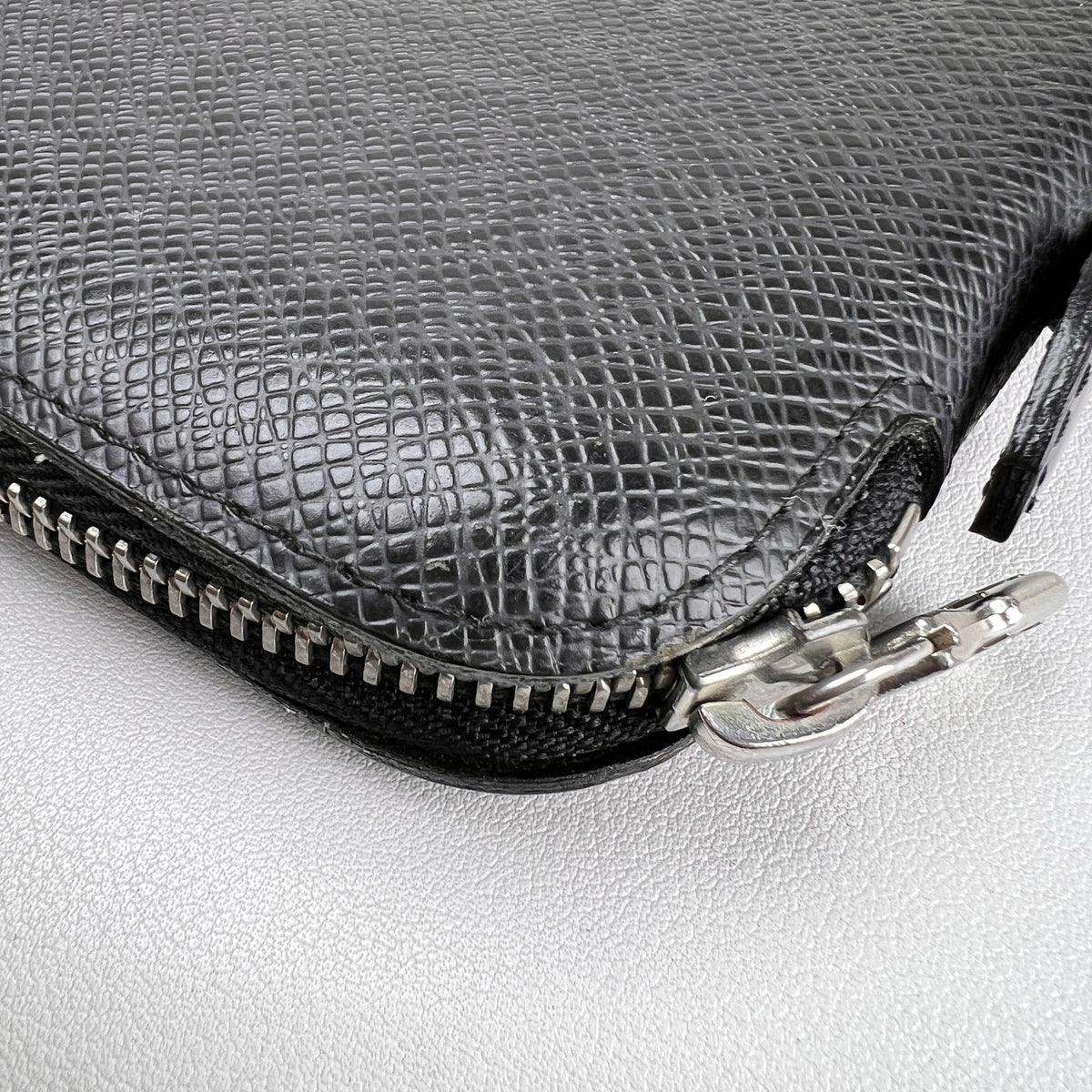 Louis Vuitton Black Wallets A-19107