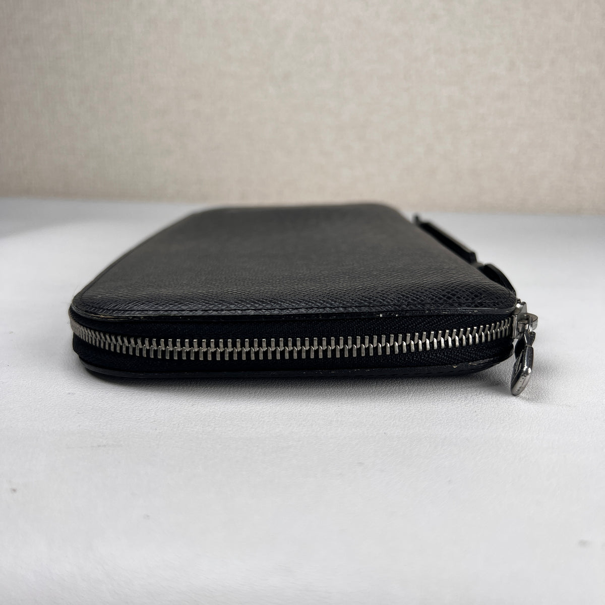 Louis Vuitton Black Wallets A-19107