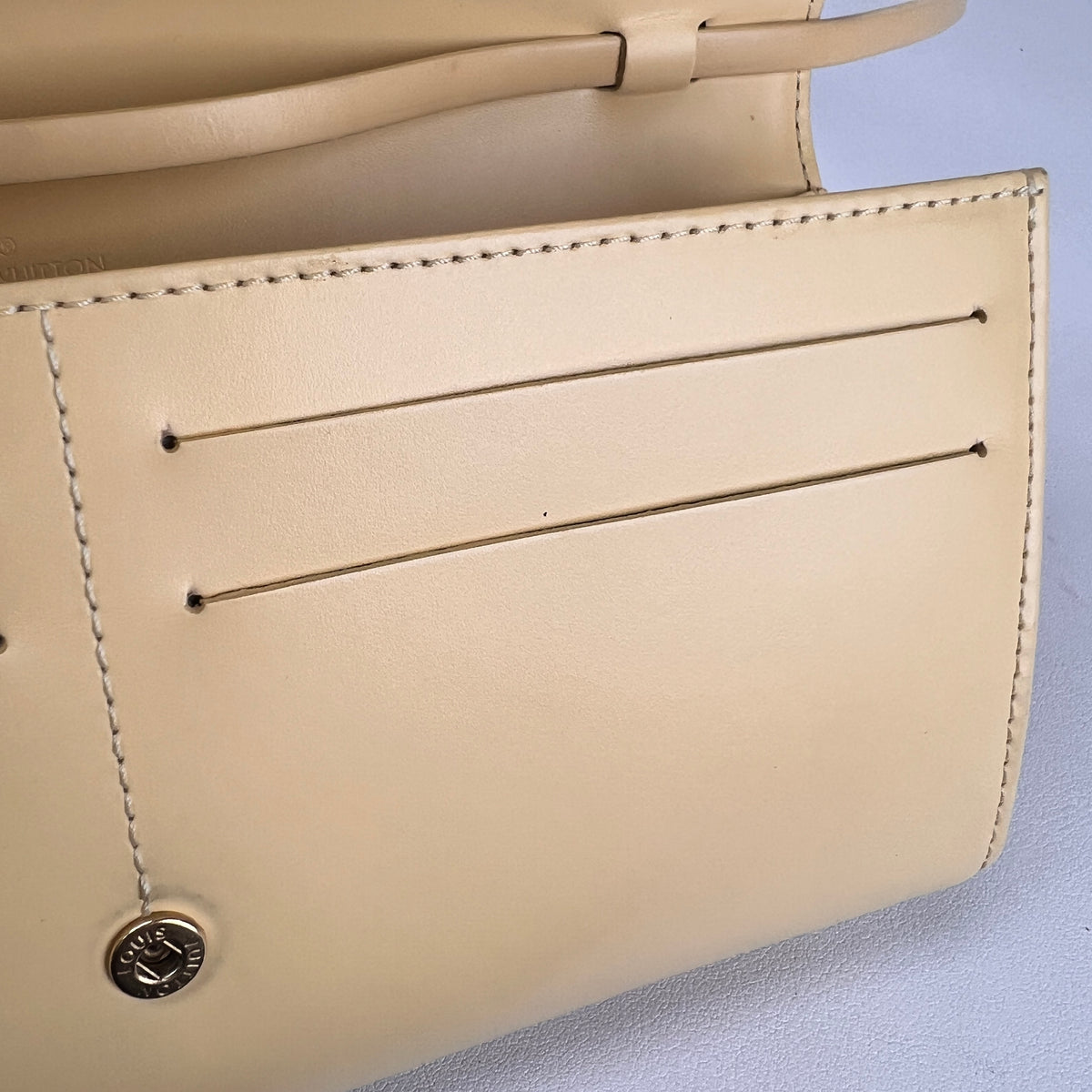 Louis Vuitton Yellow Shoulder Bags A-19108