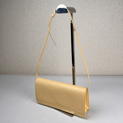 Louis Vuitton Yellow Shoulder Bags A-19108