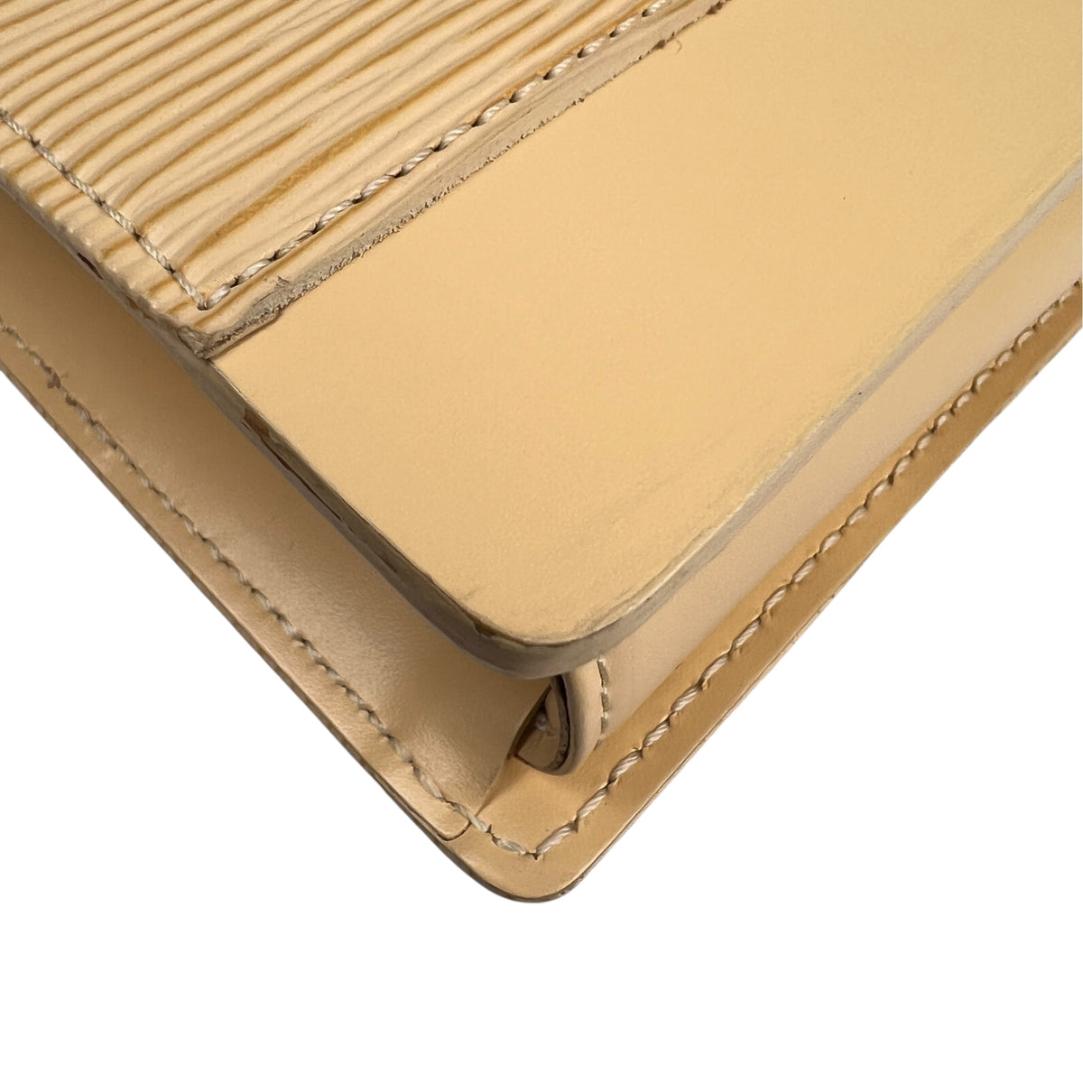 Louis Vuitton Yellow Shoulder Bags A-19108