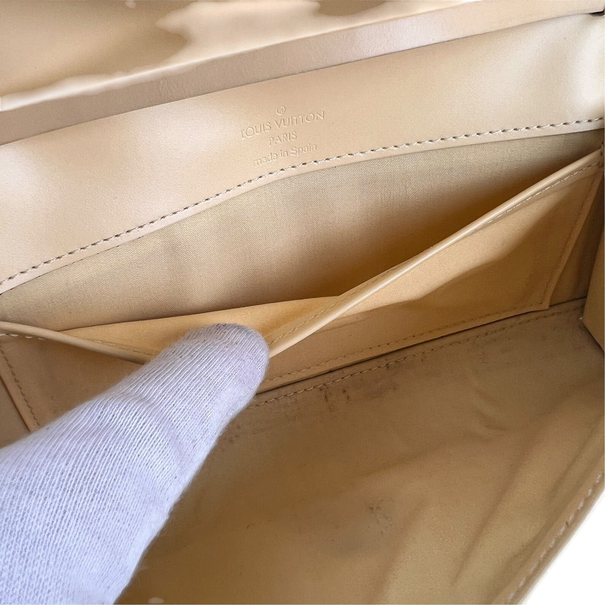Louis Vuitton Yellow Shoulder Bags A-19108