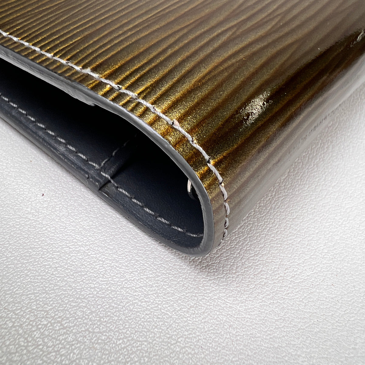 Louis Vuitton Green A-19109