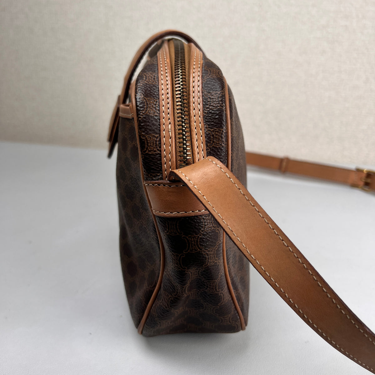Celine Brown Shoulder Bags A-19131