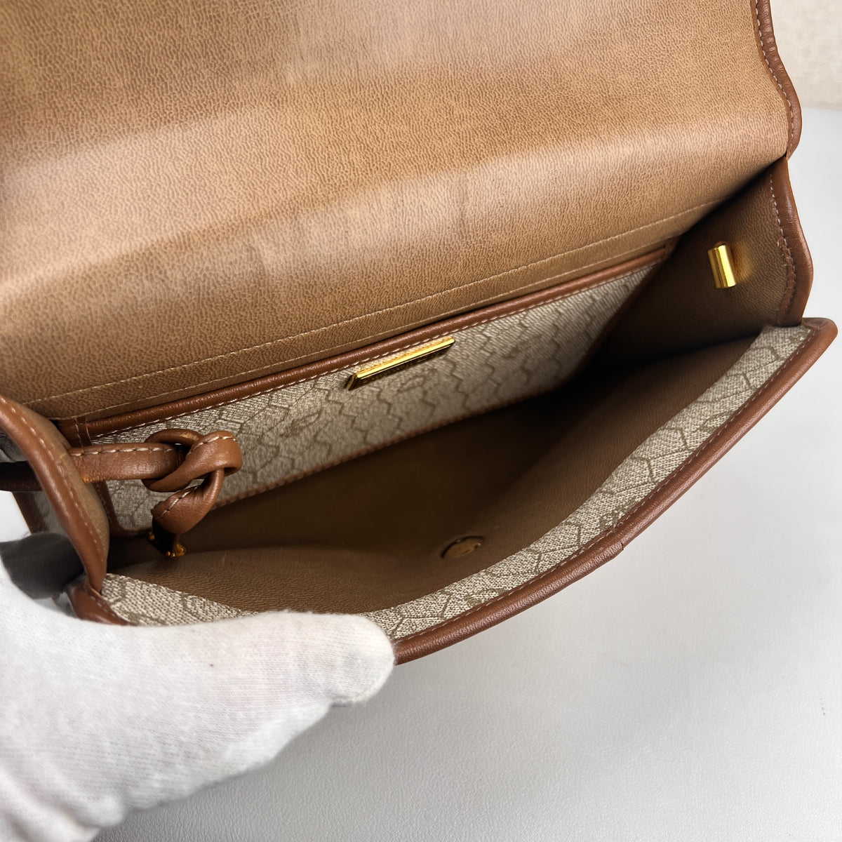 Dior Beige Shoulder Bags A-19139