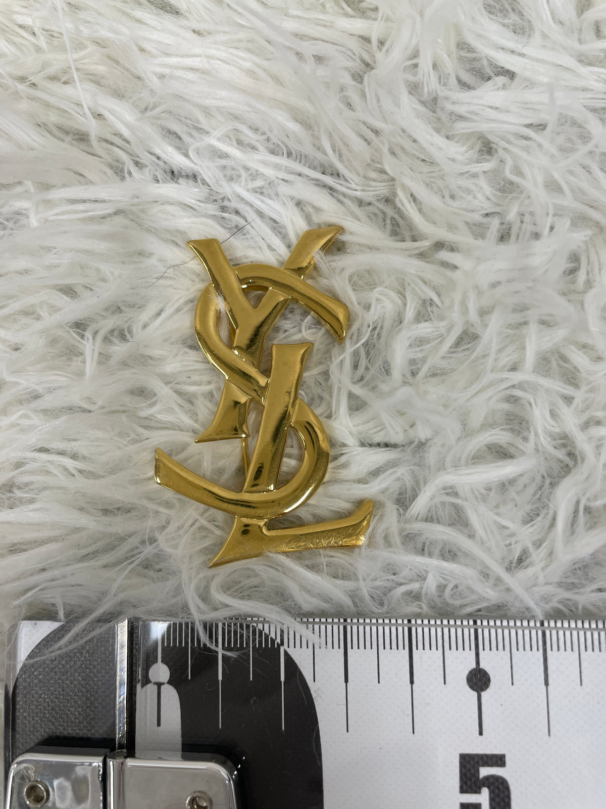 Saint Laurent Gold Brooches A-19148