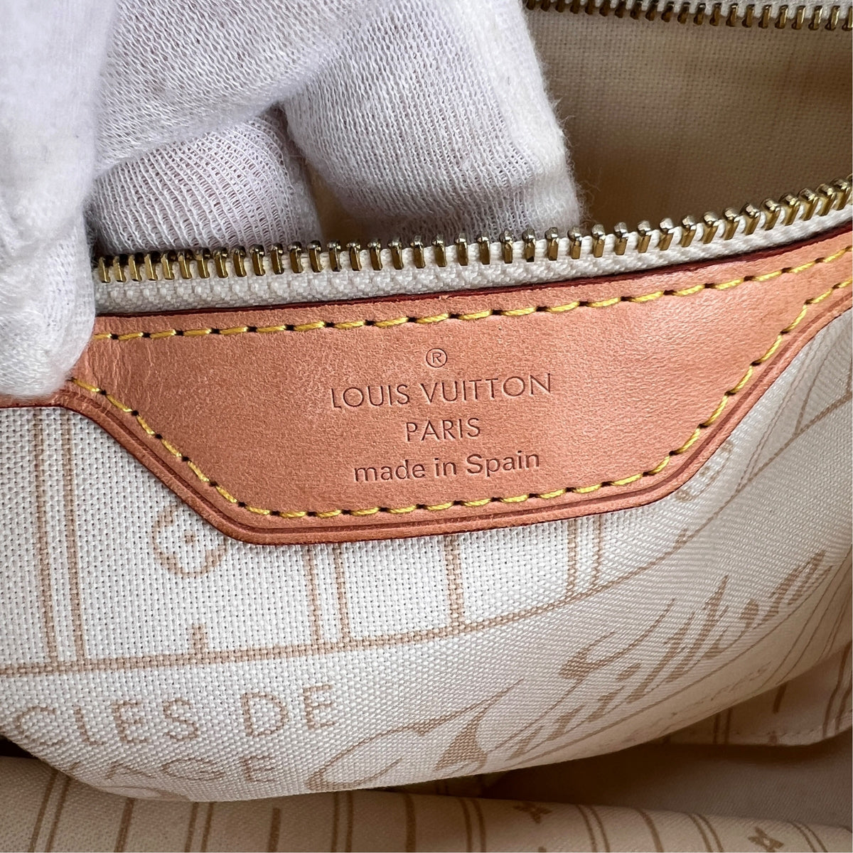 Louis Vuitton Multicolor Handle Bags A-19157
