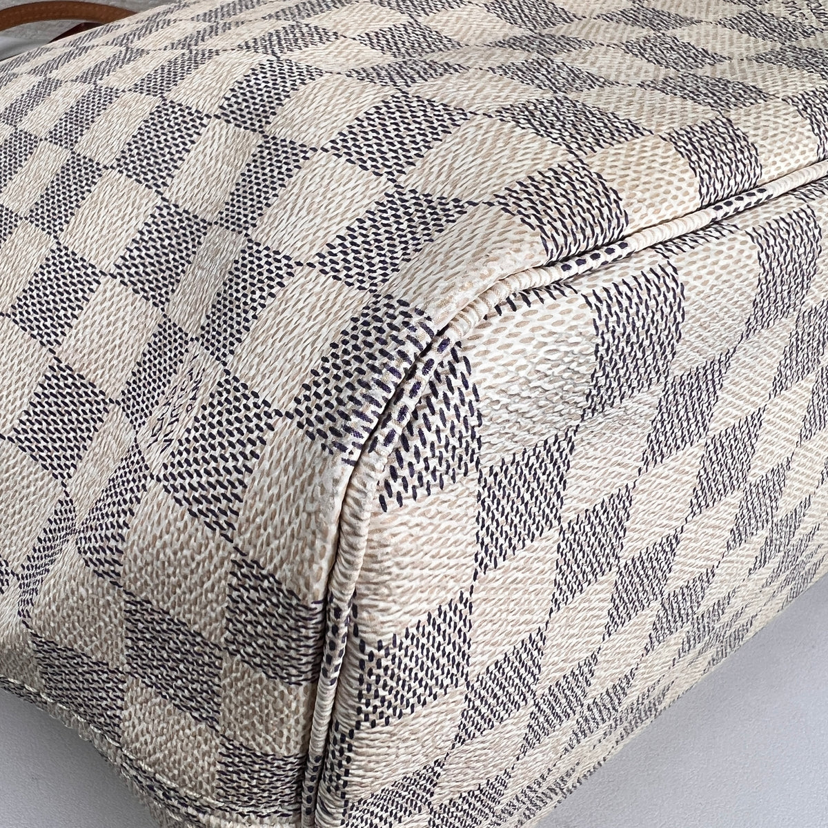 Louis Vuitton Multicolor Handle Bags A-19157