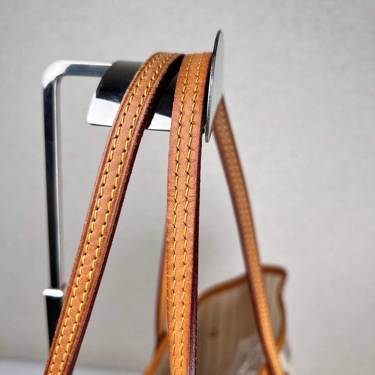 Louis Vuitton Multicolor Handle Bags A-19157
