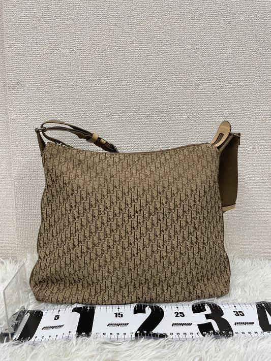 Dior Beige Shoulder Bags A-19167